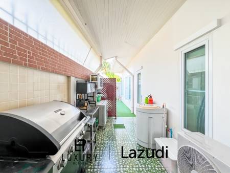 380 m² habitables / 6 chambres + 5 salles de bains / entièrement meublé