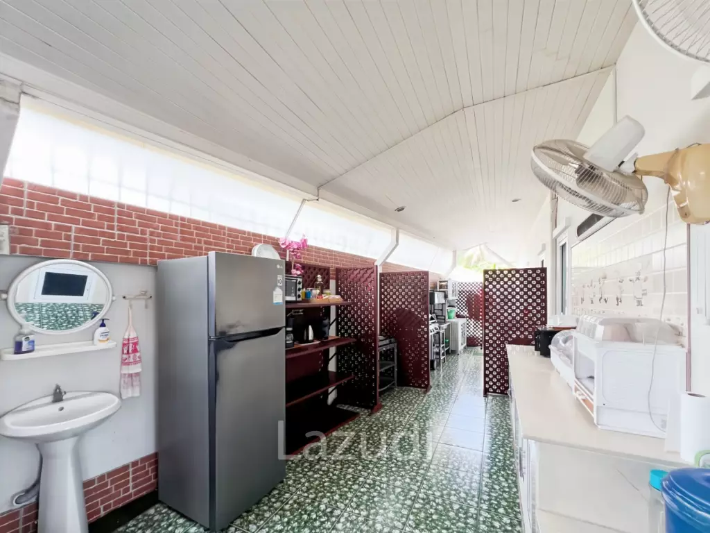 380 sqm Pool Villa in Thap Tai Hua Hin Freehold