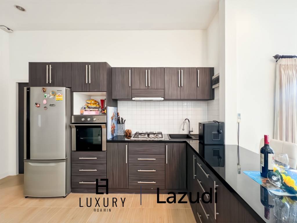 380 m² habitables / 6 chambres + 5 salles de bains / entièrement meublé