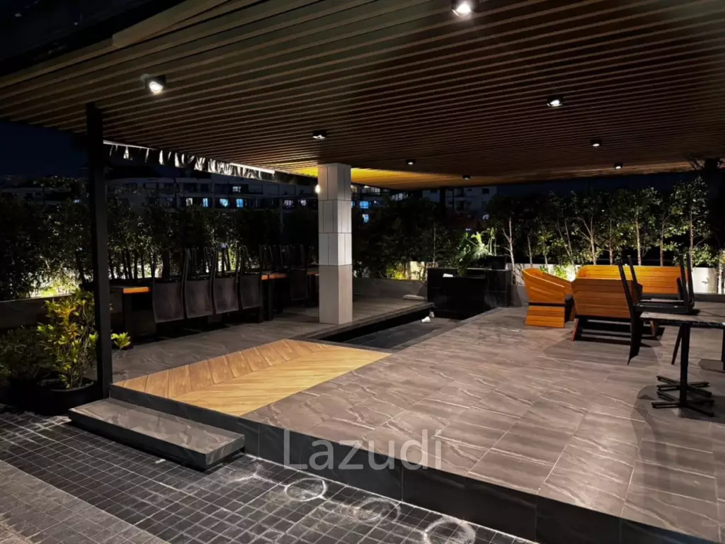 1100 sqm 8-Storey Commercial Building with Rooftop Terrace in Suan Luang Bangkok