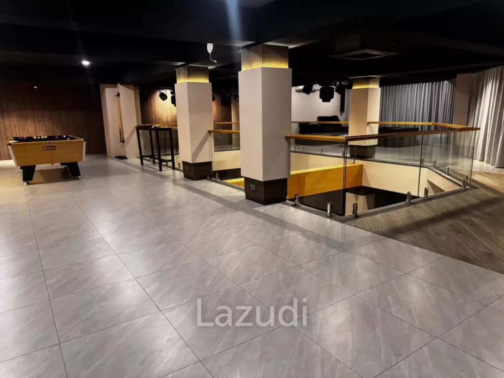 1100 sqm 8-Storey Commercial Building with Rooftop Terrace in Suan Luang Bangkok