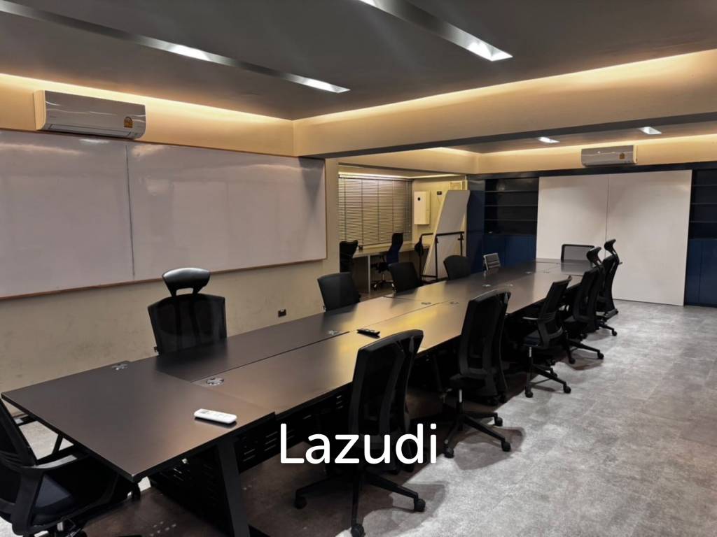 1100 sqm 8-Storey Commercial Building with Rooftop Terrace in Suan Luang Bangkok