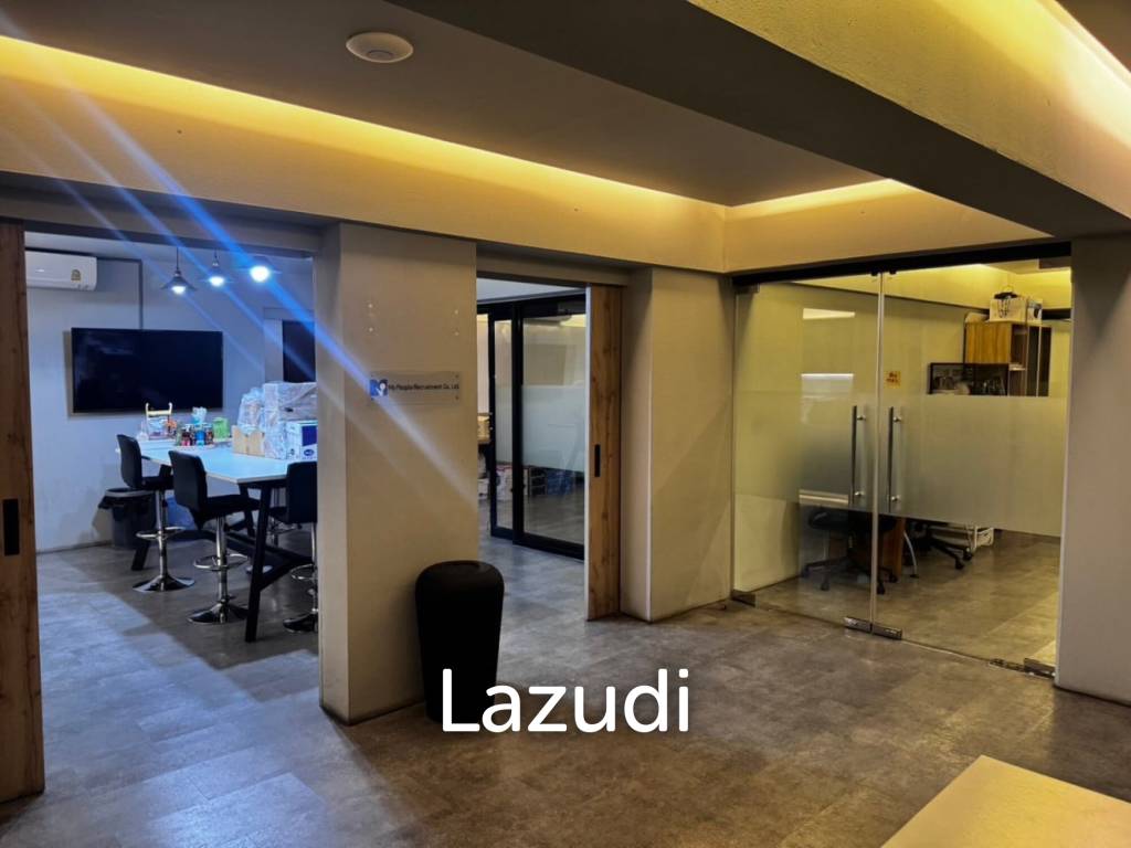 1100 sqm 8-Storey Commercial Building with Rooftop Terrace in Suan Luang Bangkok