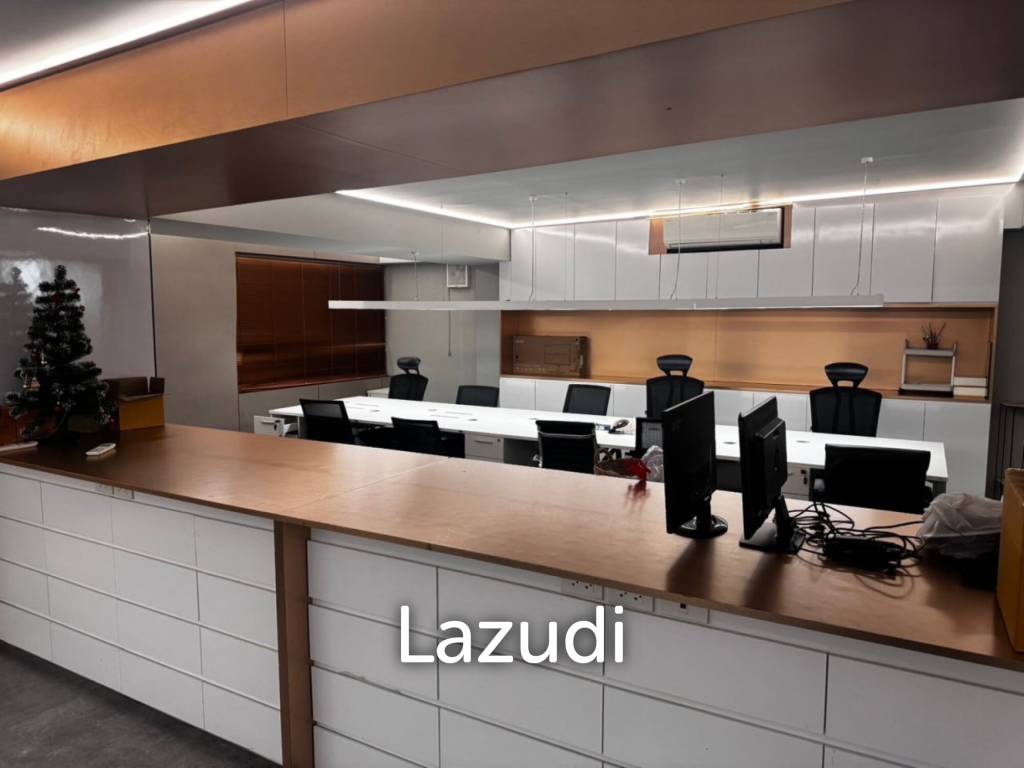 1100 sqm 8-Storey Commercial Building with Rooftop Terrace in Suan Luang Bangkok