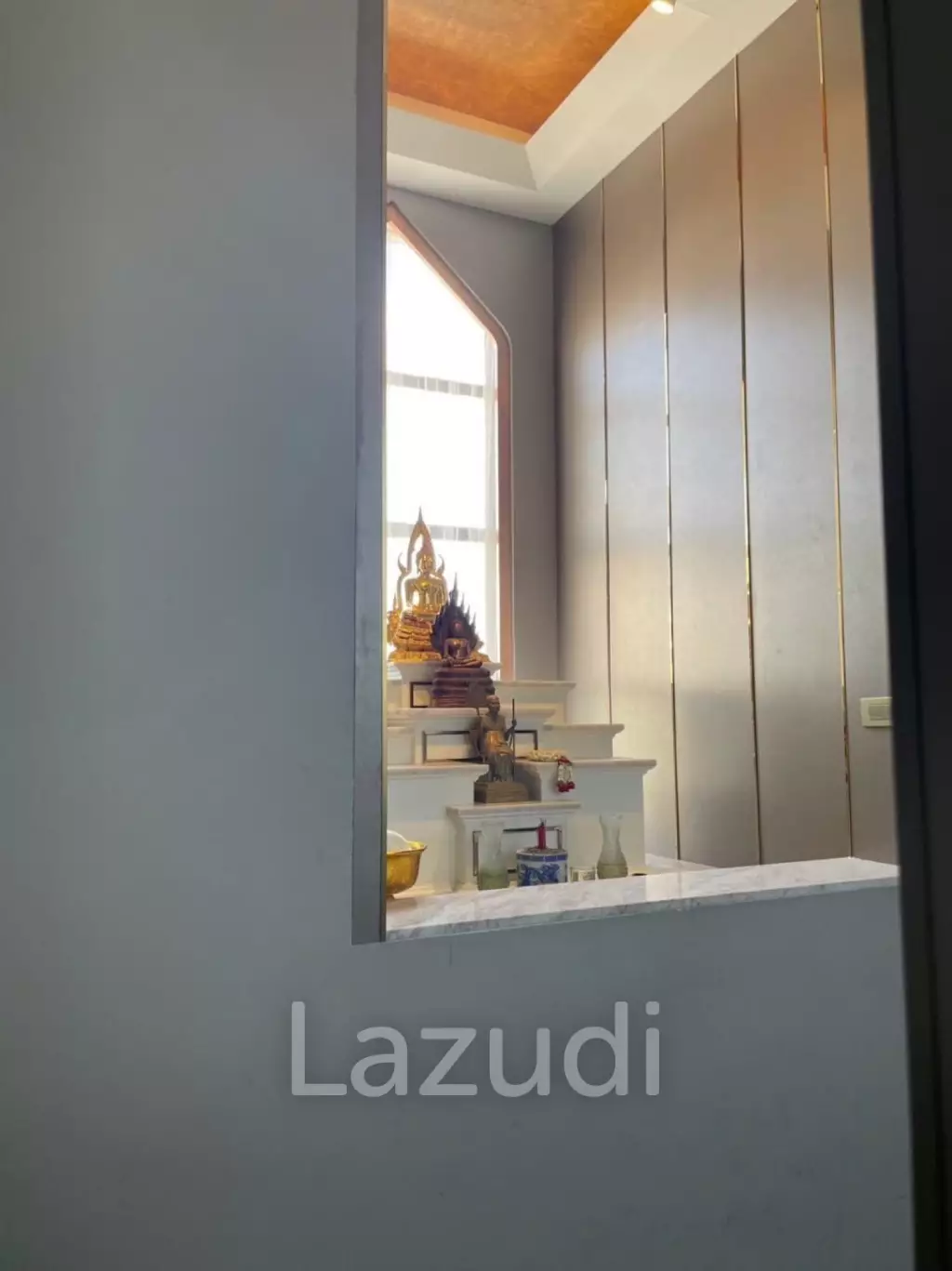 1100 sqm 8-Storey Commercial Building with Rooftop Terrace in Suan Luang Bangkok