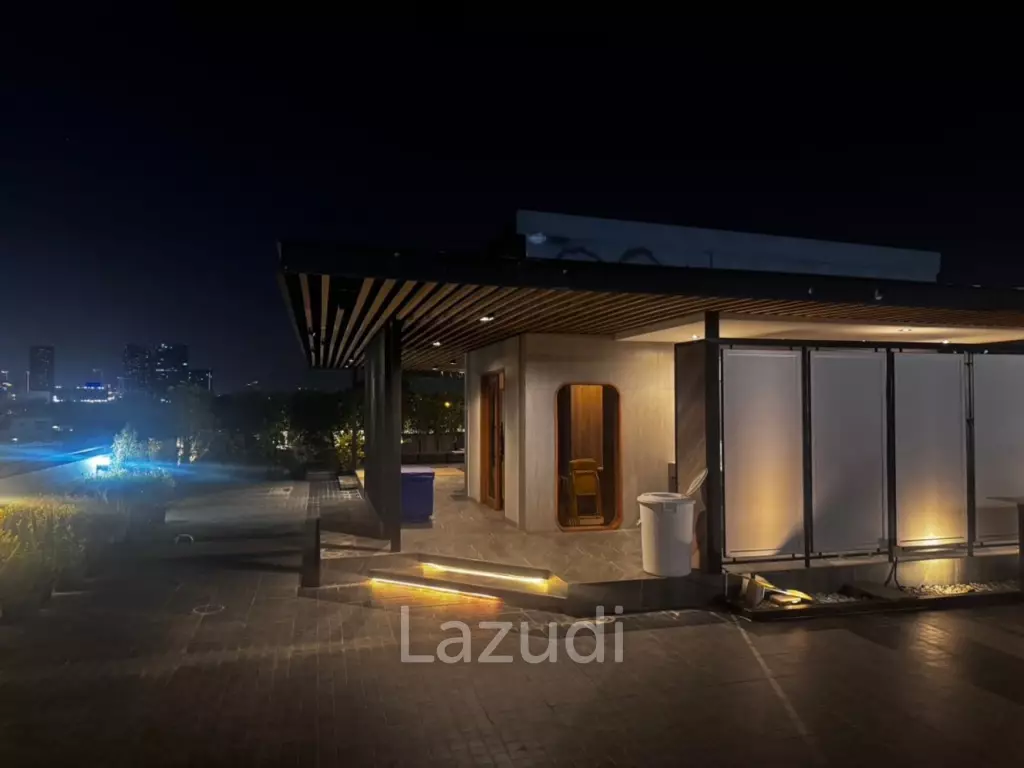 1100 sqm 8-Storey Commercial Building with Rooftop Terrace in Suan Luang Bangkok