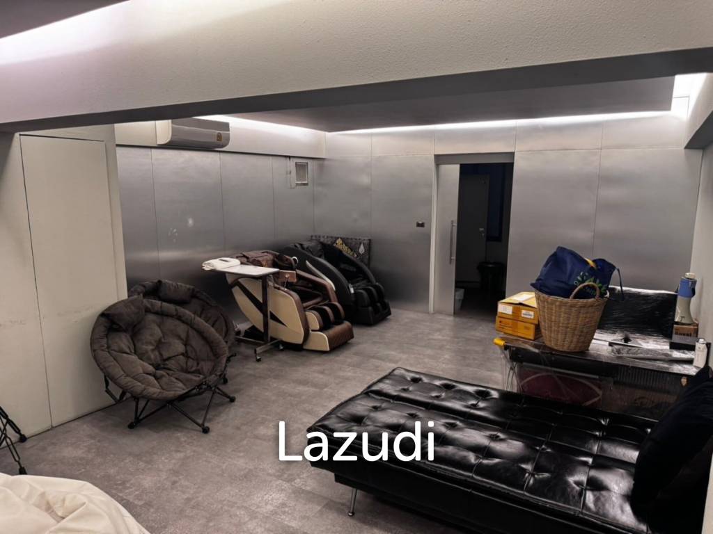 1100 sqm 8-Storey Commercial Building with Rooftop Terrace in Suan Luang Bangkok