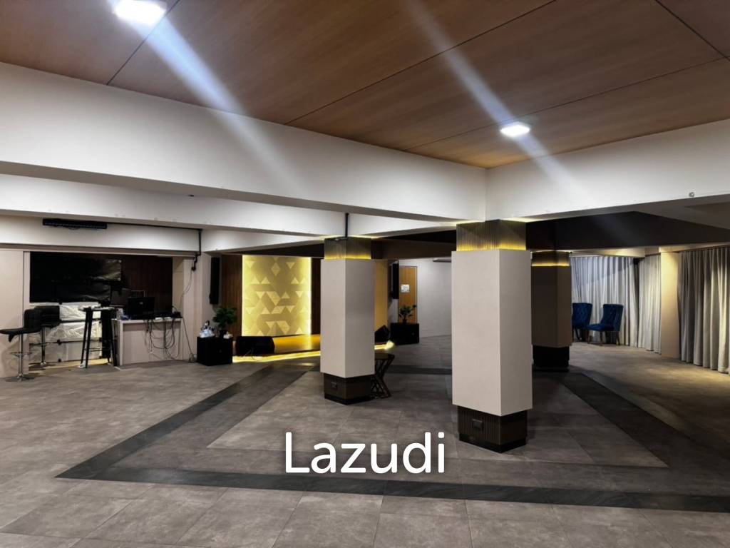 1100 sqm 8-Storey Commercial Building with Rooftop Terrace in Suan Luang Bangkok