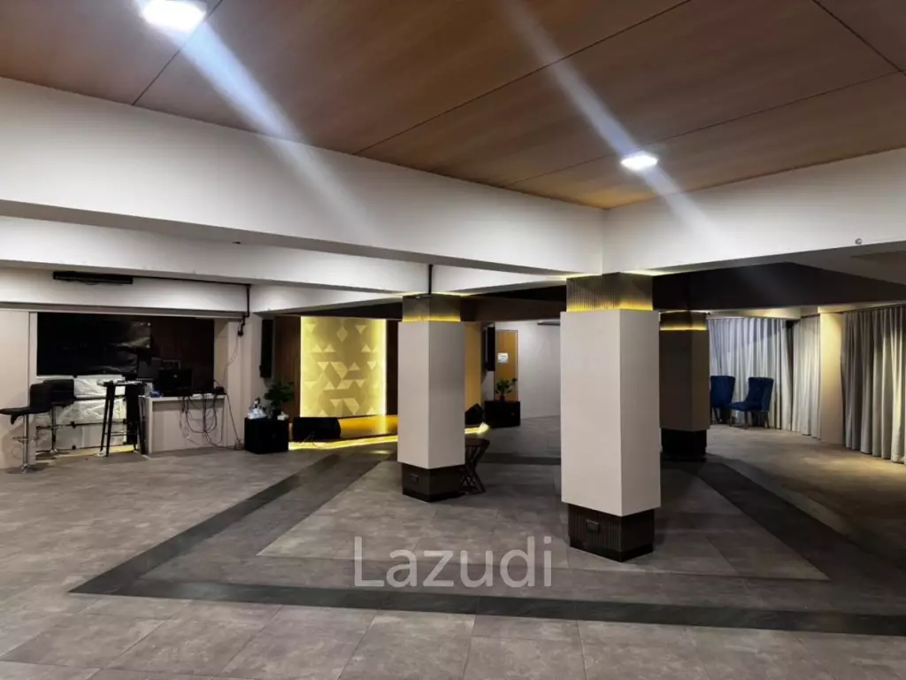 1100 sqm 8-Storey Commercial Building with Rooftop Terrace in Suan Luang Bangkok