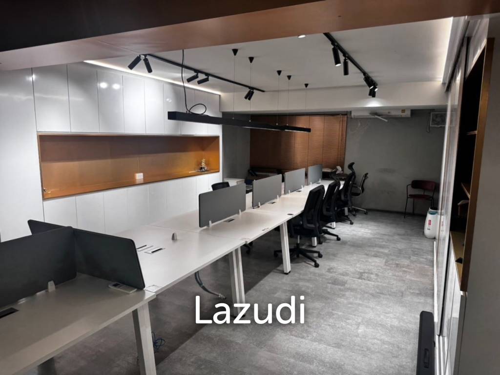 1100 sqm 8-Storey Commercial Building with Rooftop Terrace in Suan Luang Bangkok