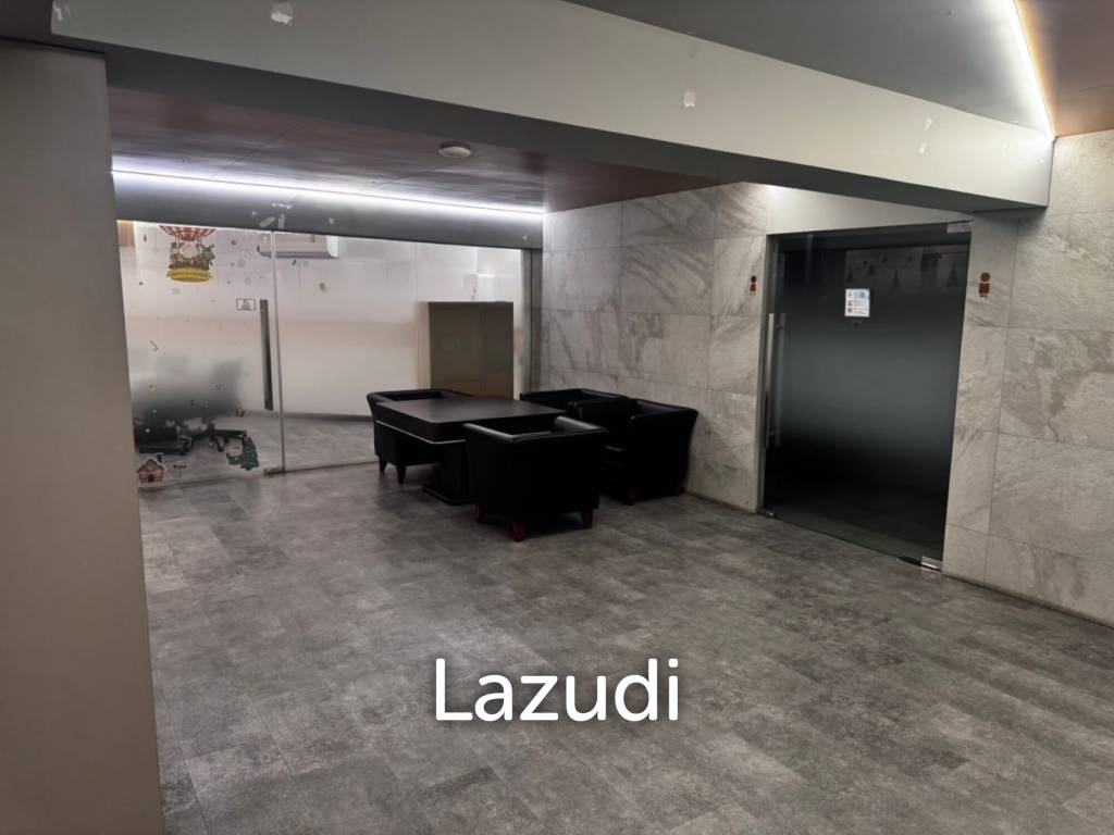 1100 sqm 8-Storey Commercial Building with Rooftop Terrace in Suan Luang Bangkok