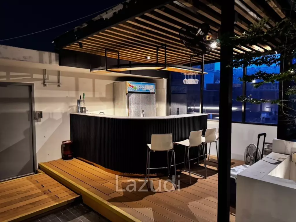 1100 sqm 8-Storey Commercial Building with Rooftop Terrace in Suan Luang Bangkok