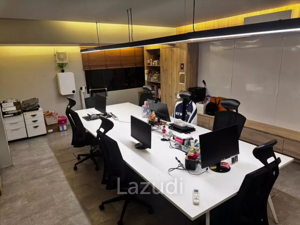 1100 sqm 8-Storey Commercial Building with Rooftop Terrace in Suan Luang Bangkok