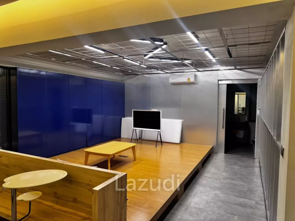 1100 sqm 8-Storey Commercial Building with Rooftop Terrace in Suan Luang Bangkok