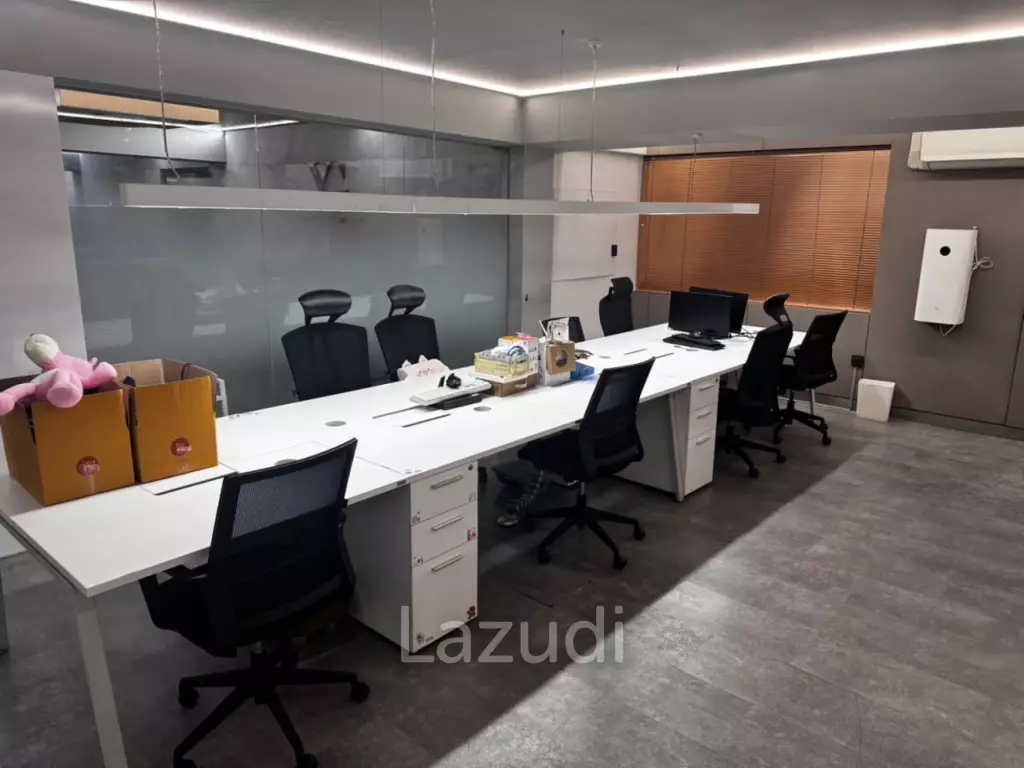 1100 sqm 8-Storey Commercial Building with Rooftop Terrace in Suan Luang Bangkok