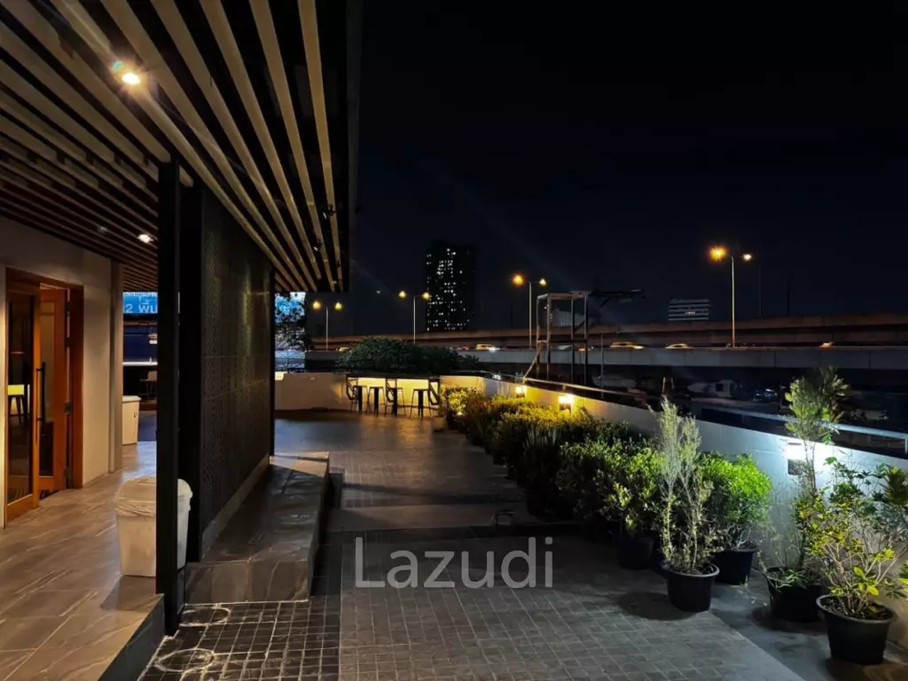 1100 sqm 8-Storey Commercial Building with Rooftop Terrace in Suan Luang Bangkok