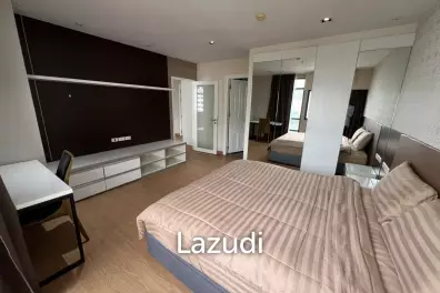 55 sqm modern 1 bedroom condo on 8th floor in Khlong Toei Bangkok