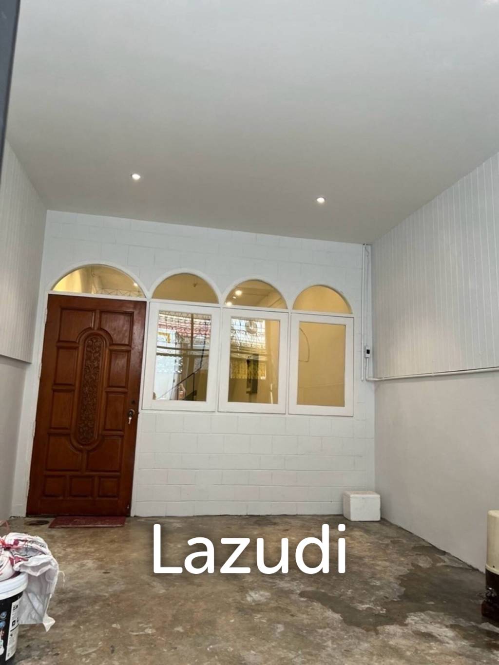 4 bedroom 4 bathroom with a roof top terrace 250 sqm Townhouse in Charoen Nakhon