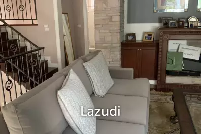 340 sqm Garden Townhouse for Sale in Wat Phraya Krai Bangkok