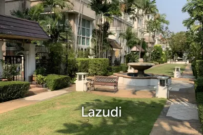 340 sqm Garden Townhouse for Sale in Wat Phraya Krai Bangkok