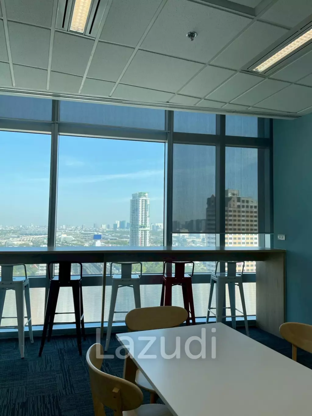 152 sqm modern office at Tipco Tower Phaya Thai Bangkok