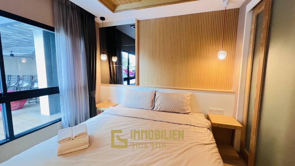 Modern / Poolblick / möbliert