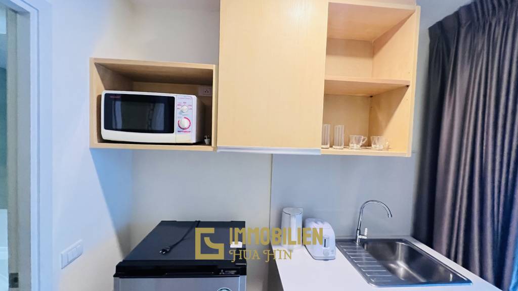 Modern / Poolblick / möbliert