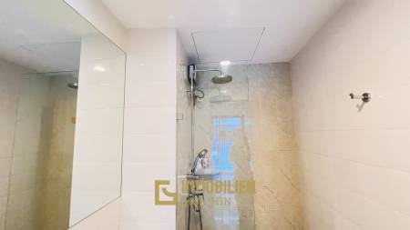 Modern / Poolblick / möbliert