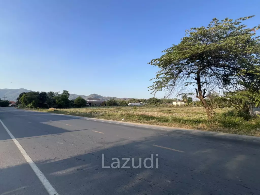 11 Rai Land with Mountain View for Investment at Ban Du