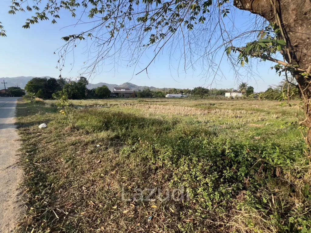 11 Rai Land with Mountain View for Investment at Ban Du