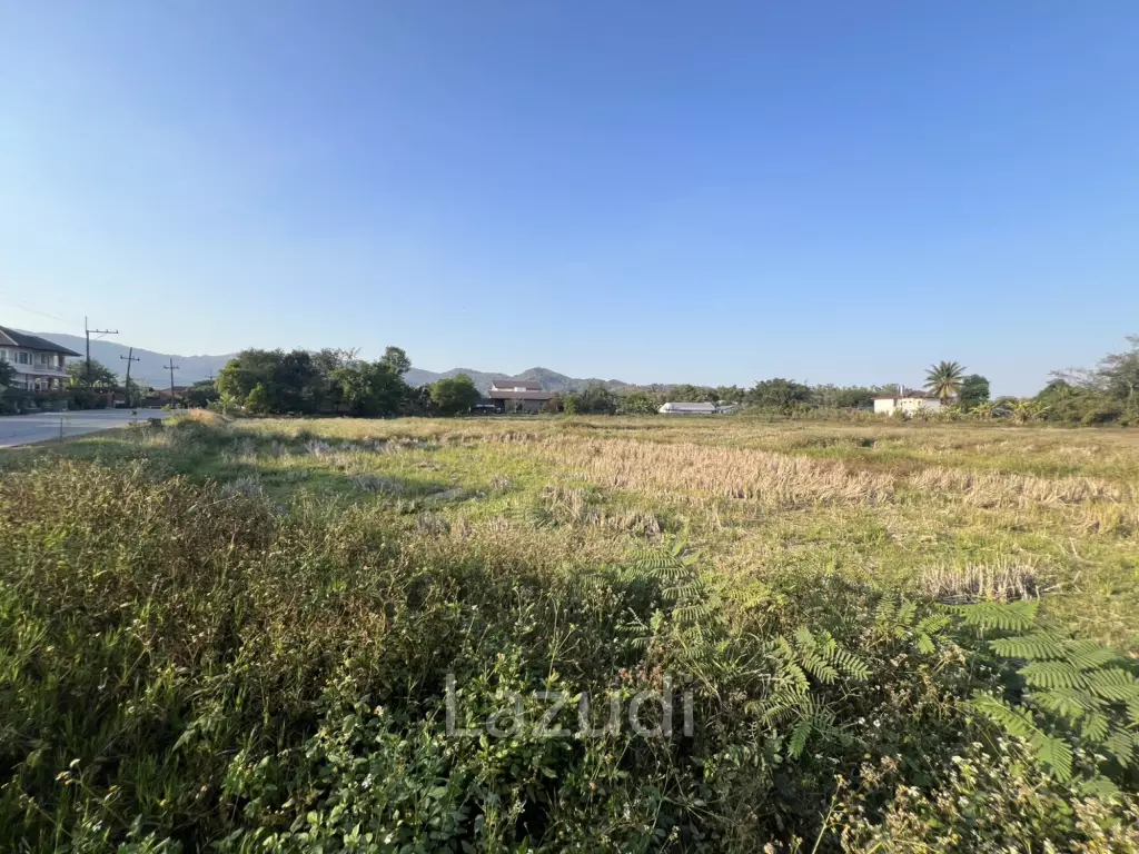 11 Rai Land with Mountain View for Investment at Ban Du