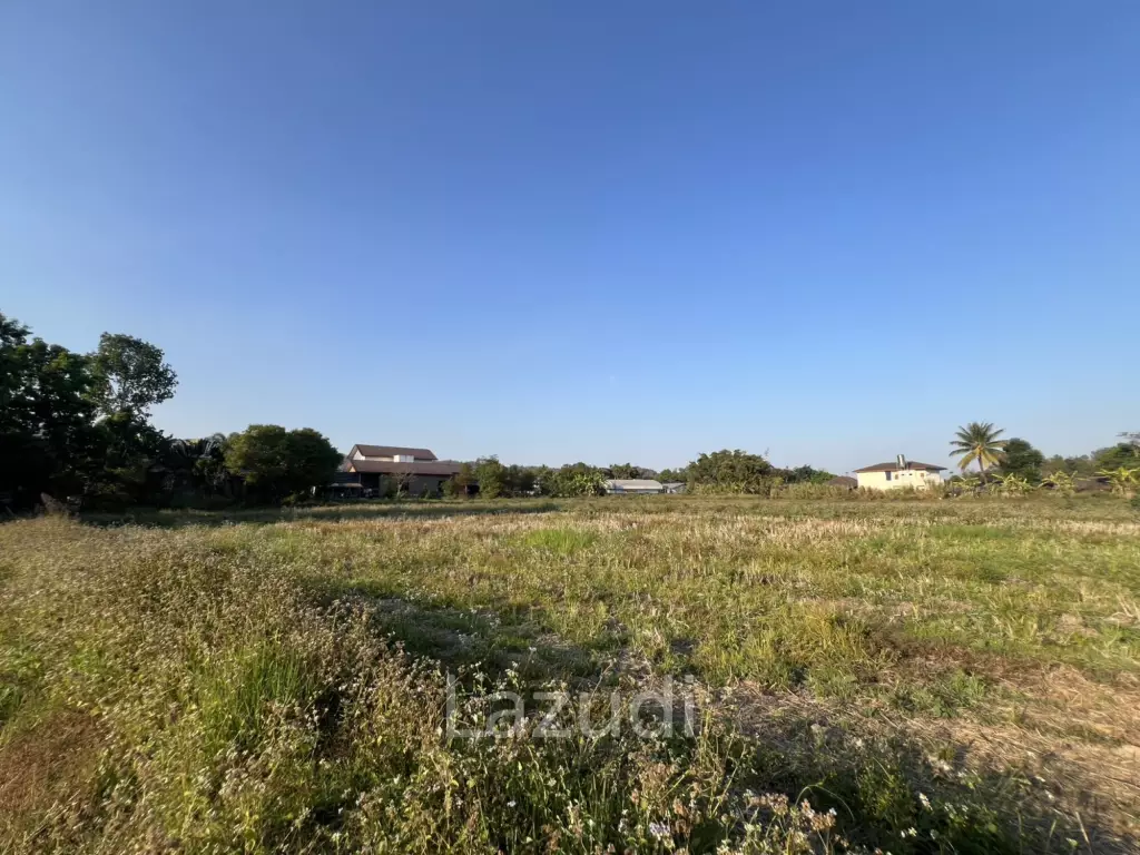 11 Rai Land with Mountain View for Investment at Ban Du
