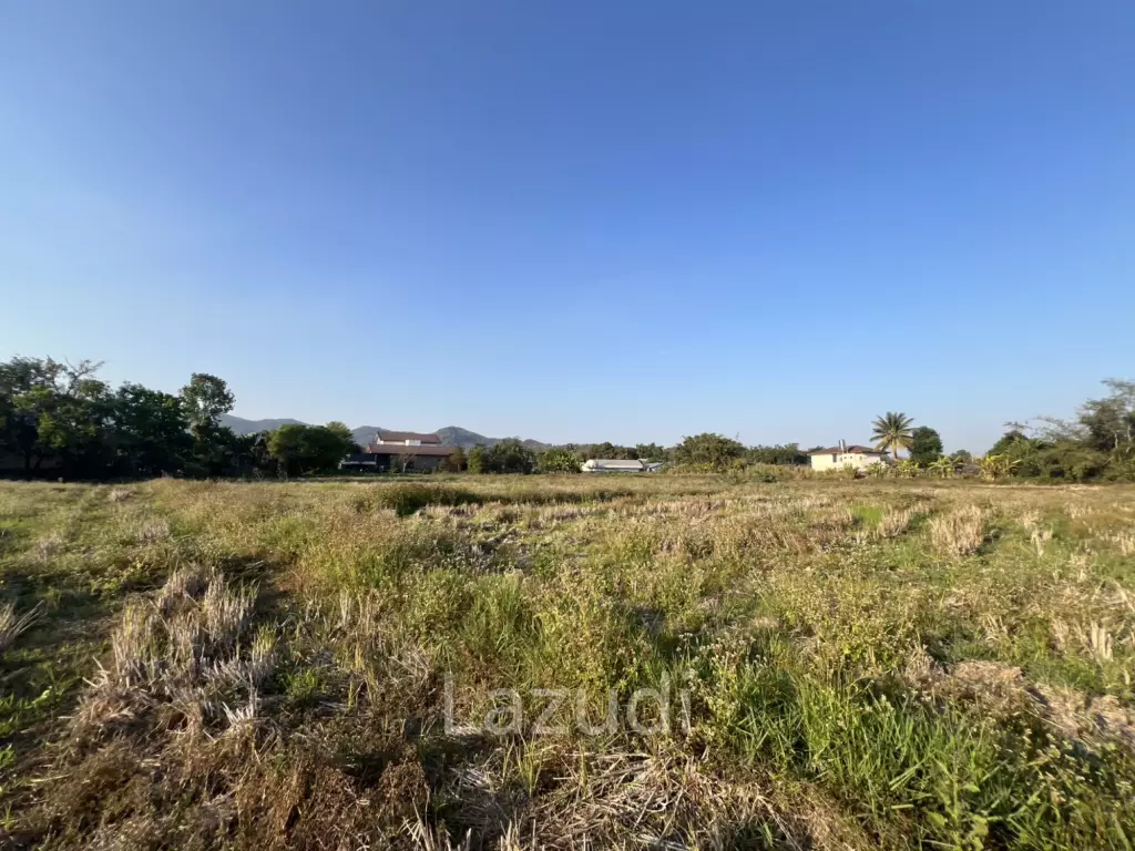 11 Rai Land with Mountain View for Investment at Ban Du