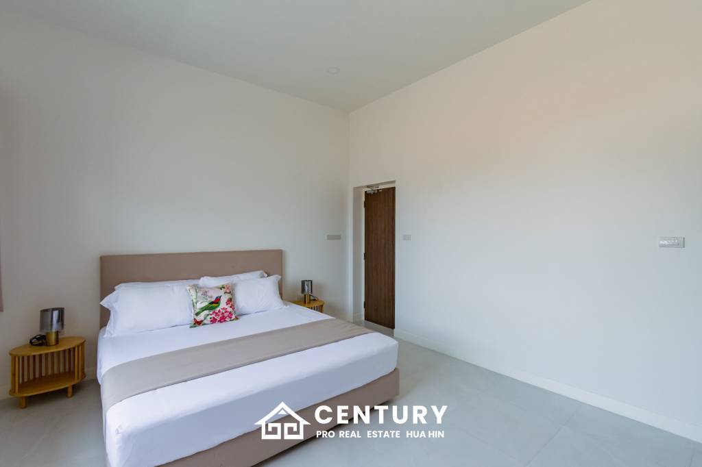 720 Kvm 3 Seng 3 Bad Villa for Salg