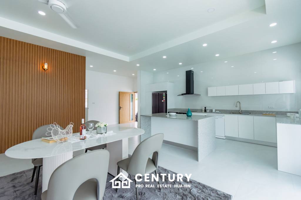 720 Kvm 3 Seng 3 Bad Villa for Salg