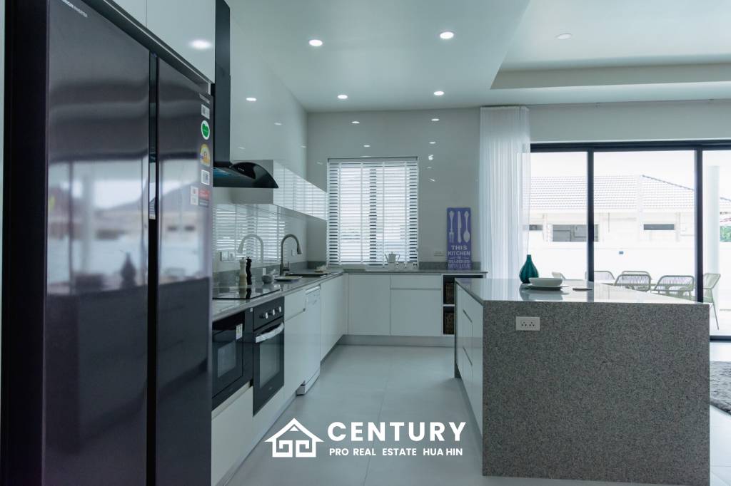 720 Kvm 3 Seng 3 Bad Villa for Salg