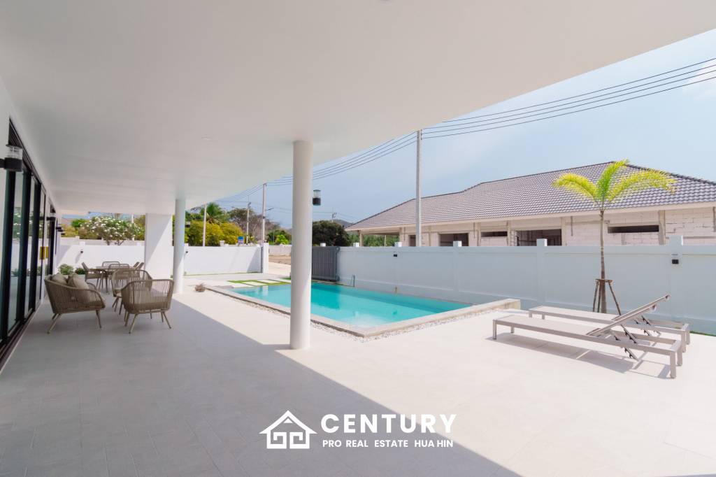 720 Kvm 3 Seng 3 Bad Villa for Salg