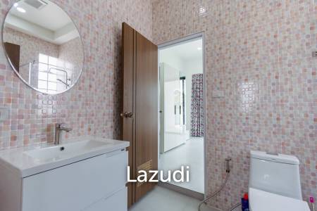 New Modern Pool villa in Wang Phong Pran Buri – Villa de L'Amitie