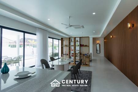 720 Kvm 3 Seng 3 Bad Villa for Salg