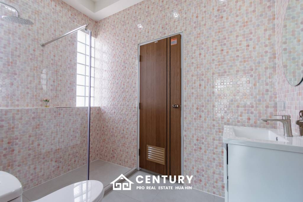 720 Kvm 3 Seng 3 Bad Villa for Salg