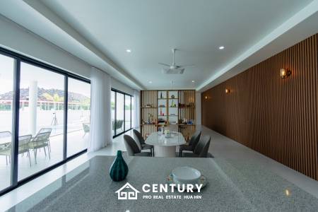 720 Kvm 3 Seng 3 Bad Villa for Salg