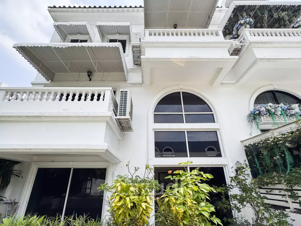 265 Sqm 4 Bed 4 Bath  Kiarti Thanee City Mansion