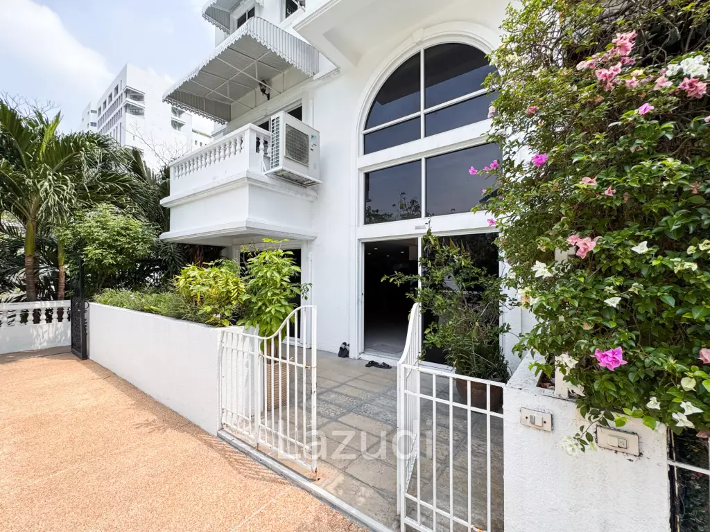 265 Sqm 4 Bed 4 Bath  Kiarti Thanee City Mansion