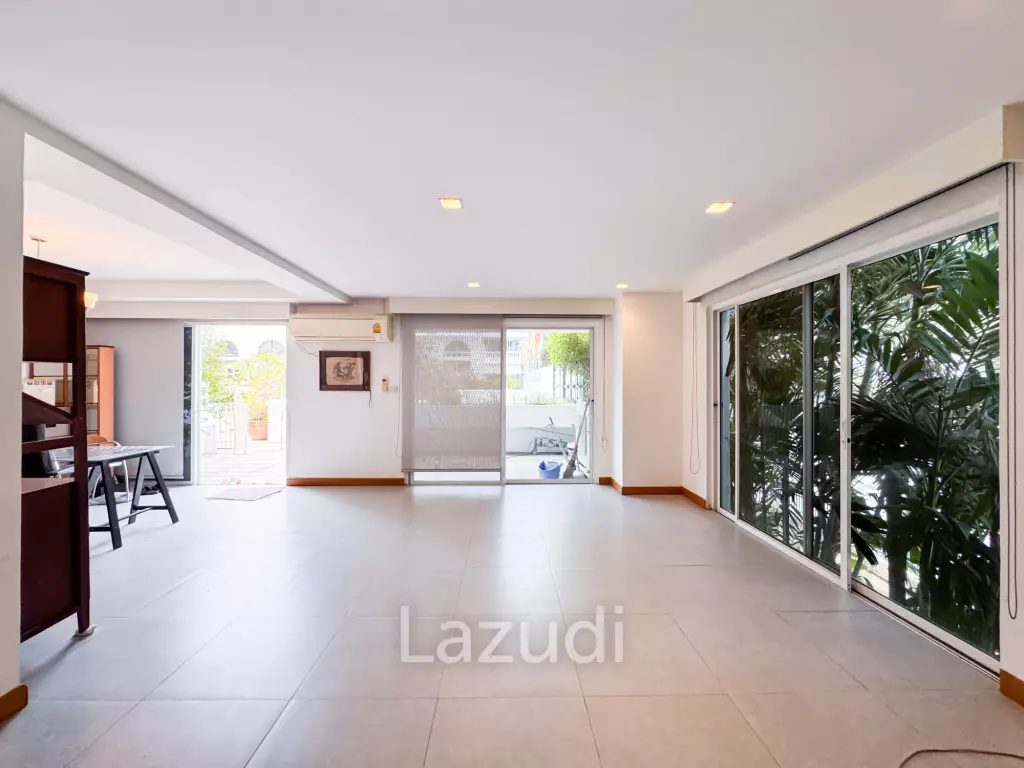 265 Sqm 4 Bed 4 Bath  Kiarti Thanee City Mansion