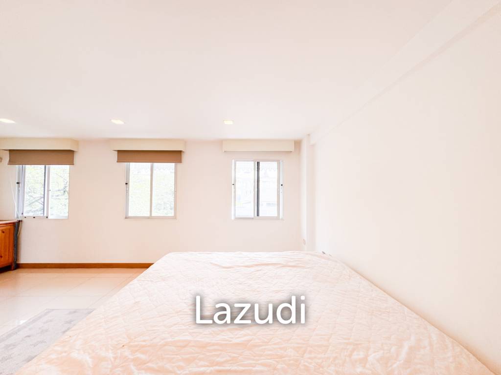 265 Sqm 4 Bed 4 Bath  Kiarti Thanee City Mansion