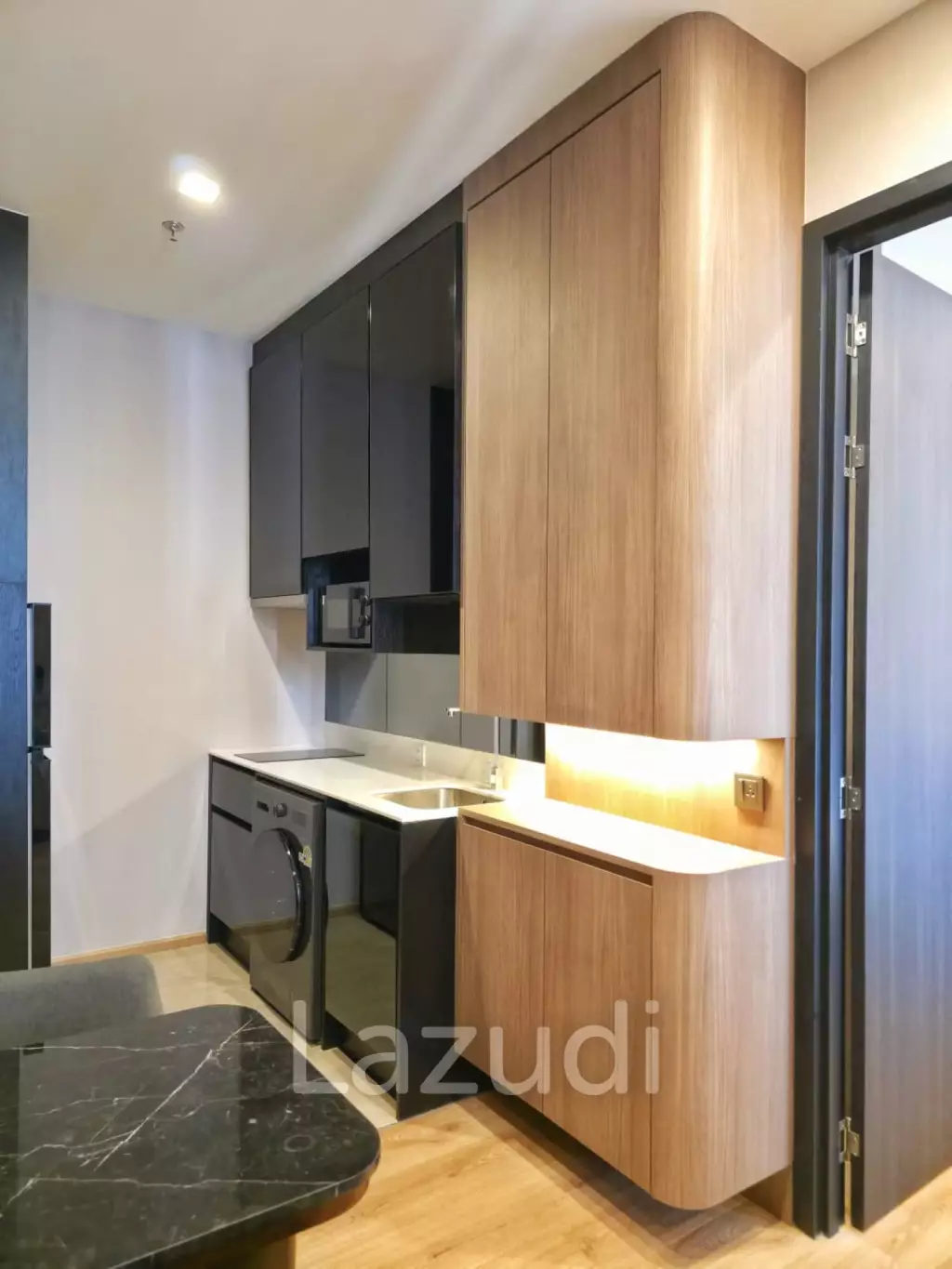 35 sqm 1 Bedroom Condo on 15th Floor at Noble Around Ari