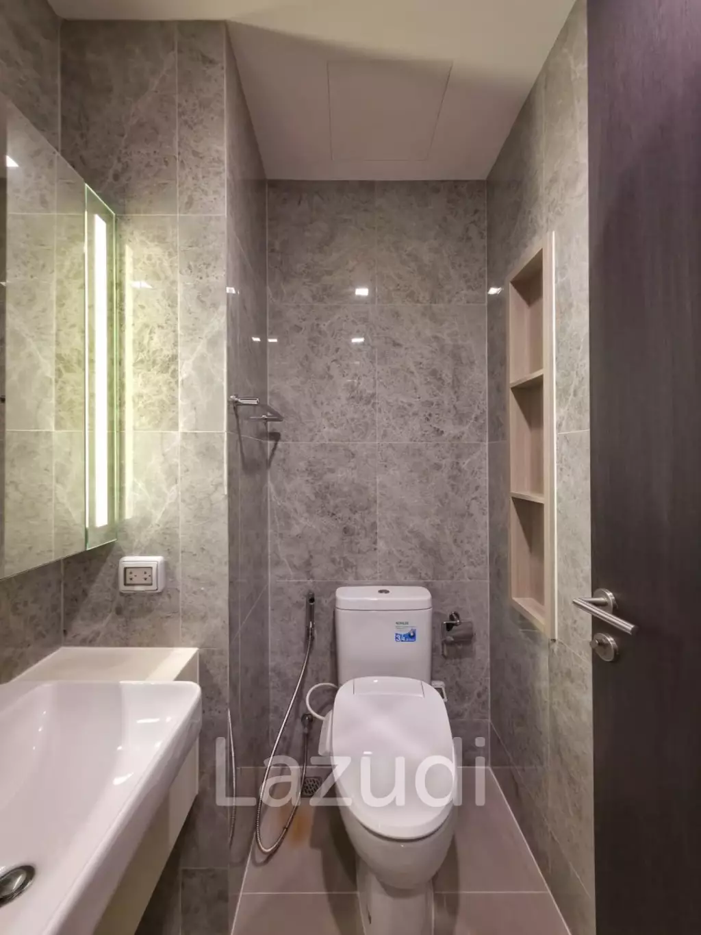 35 sqm 1 Bedroom Condo on 15th Floor at Noble Around Ari