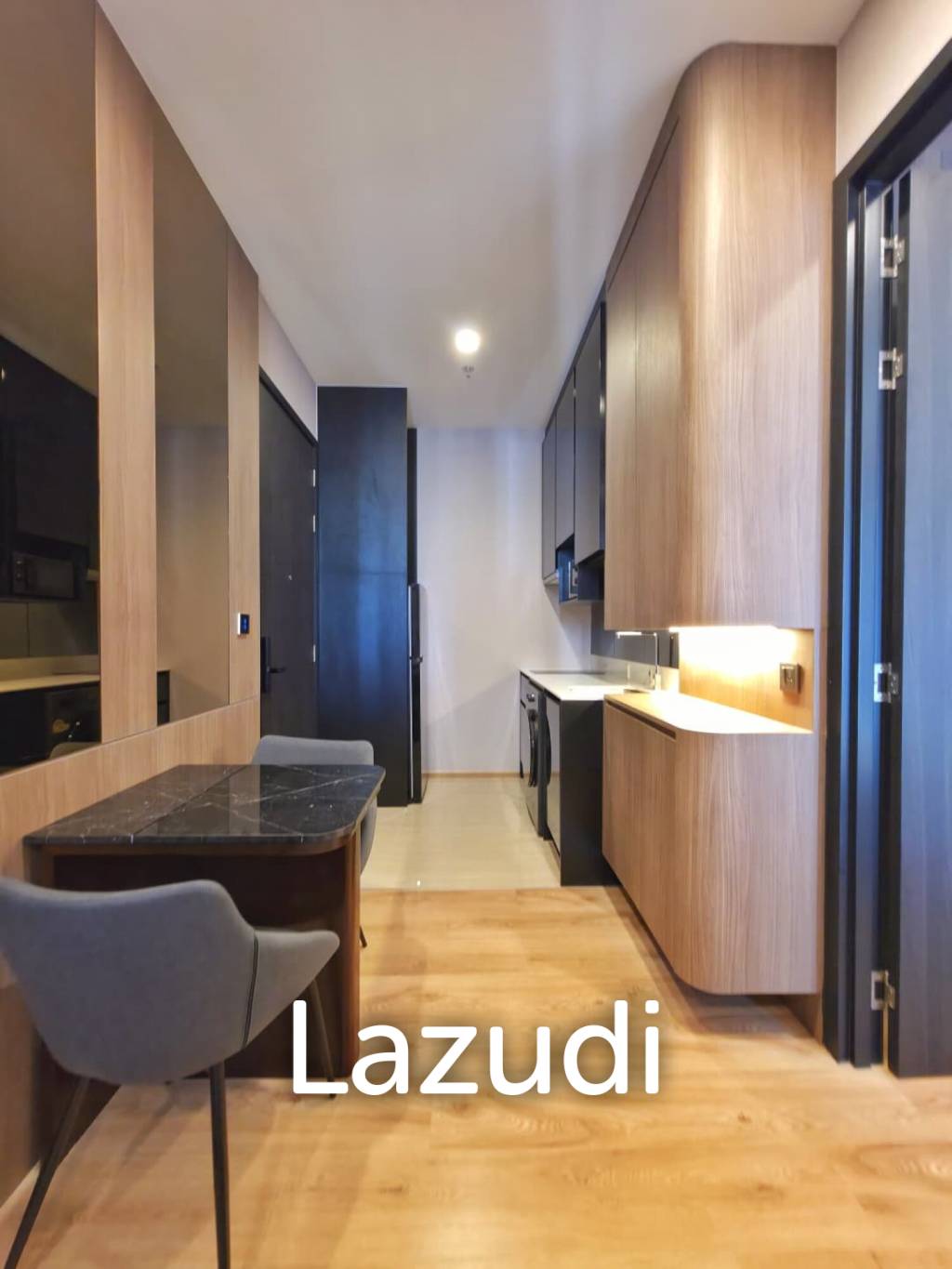 35 sqm 1 Bedroom Condo on 15th Floor at Noble Around Ari