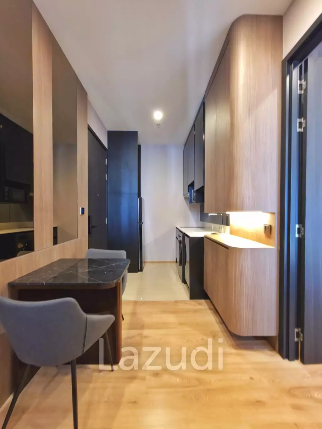 35 sqm 1 Bedroom Condo on 15th Floor at Noble Around Ari