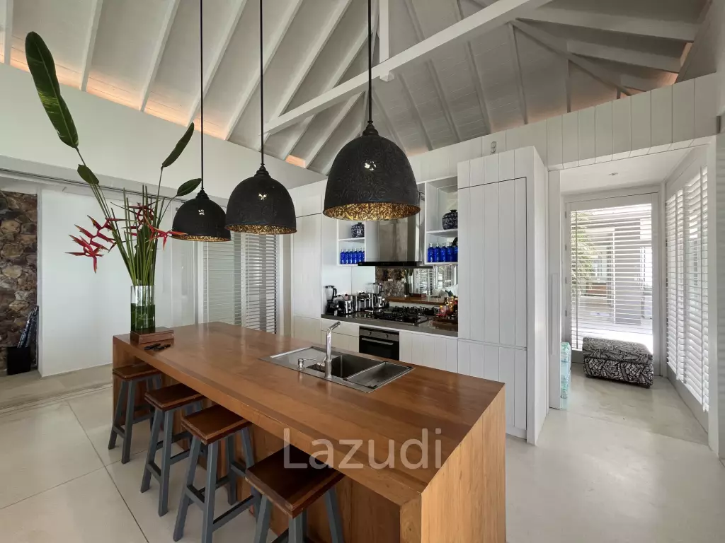 Incredible 6-Bed Waterfront Villa with 96m of Ocean-Frontage